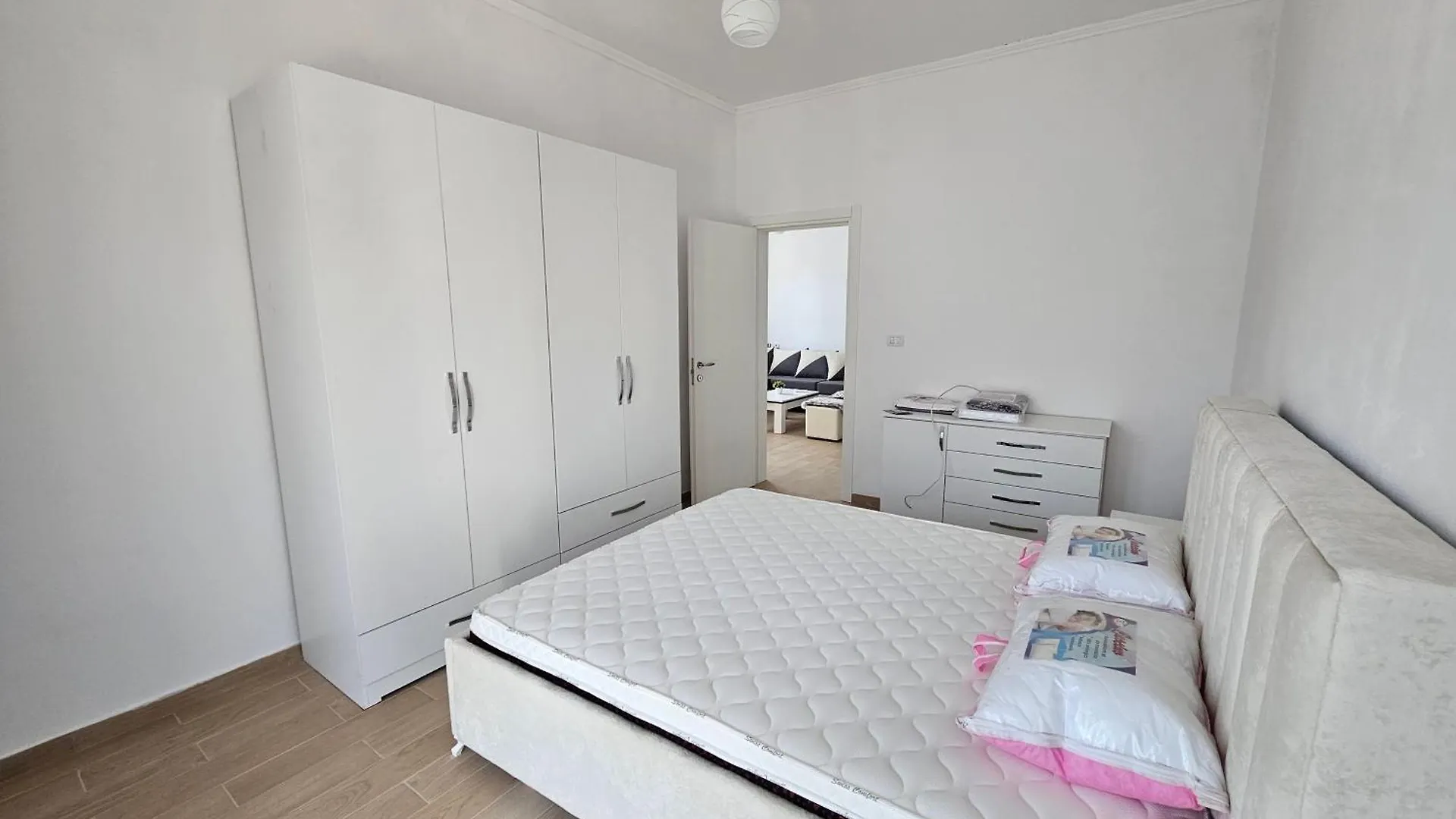 Villa Anisa'S Apartment Vlore Albania