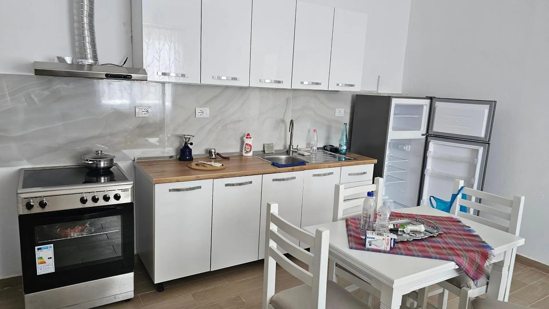 Villa Anisa'S Apartment Vlore