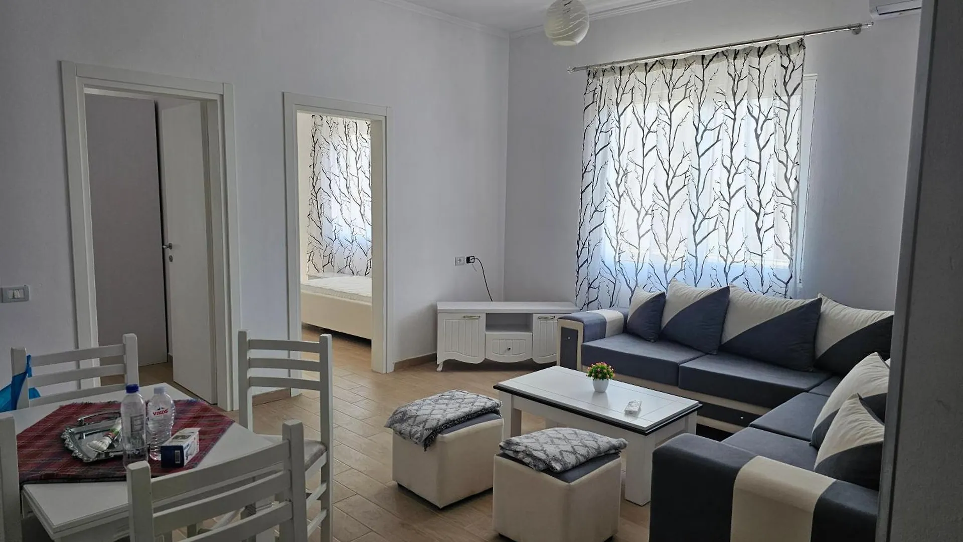 Anisa'S Apartment Vlore Albania